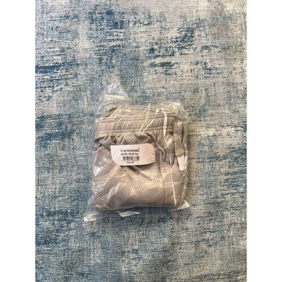 NWT! Ultra Performance Gray White Sports Basketball Shorts Large - Picture 8 of 8